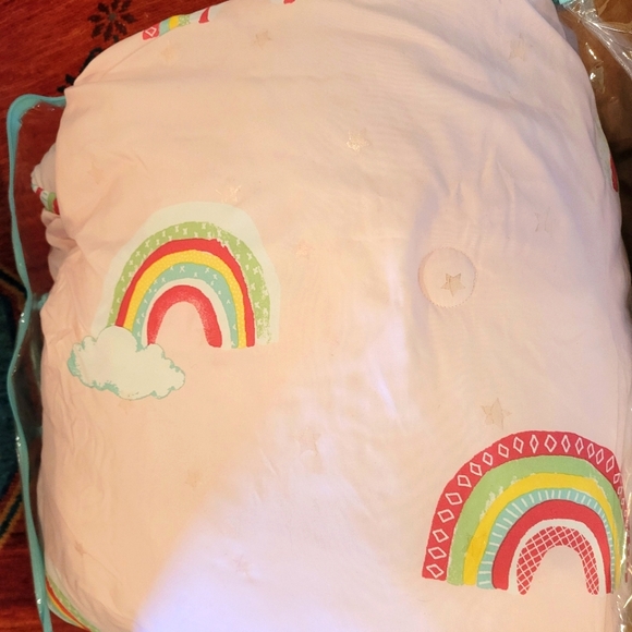 Bedding - Picture 2 of 3